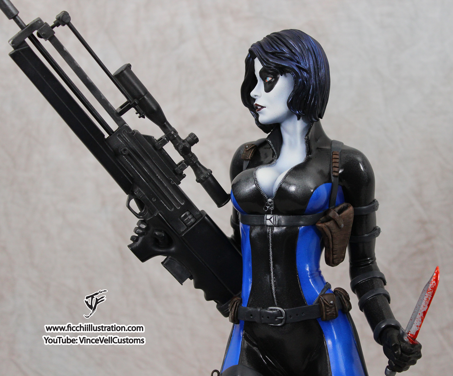 Domino Custom PF Statue
