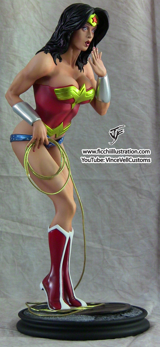 Wonder Woman Oops Statue