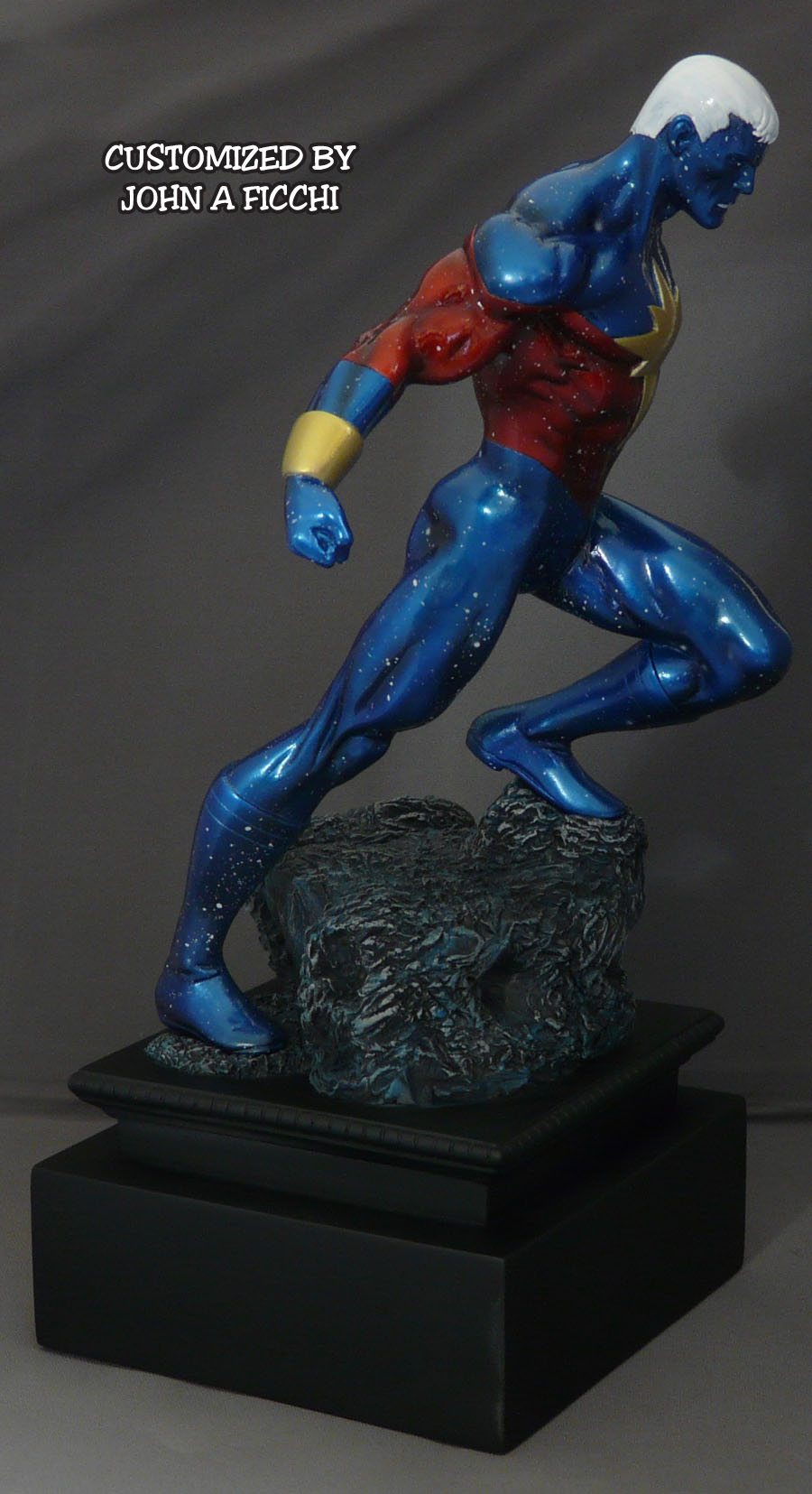 CAPTAIN MARVEL (Genis-Vell in action pose)