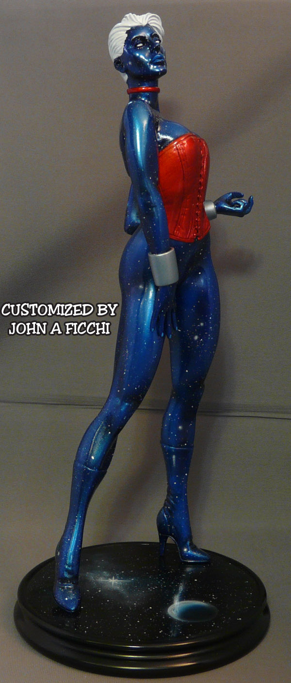 SEXY PHYLA-VELL (aka: Captain Marvel) Custom Statue